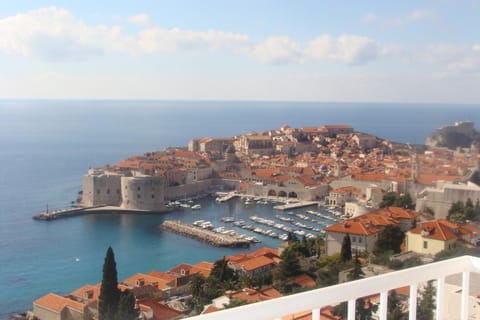 APARTMENT LAURA,amazing view! Condo in Dubrovnik
