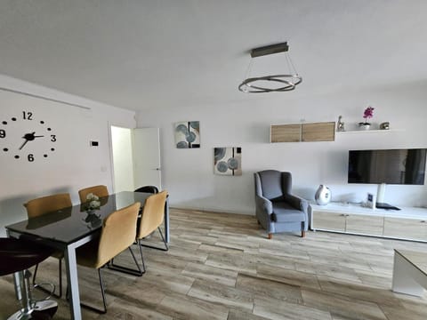 Apartamento Nuria Apartment in Figueres