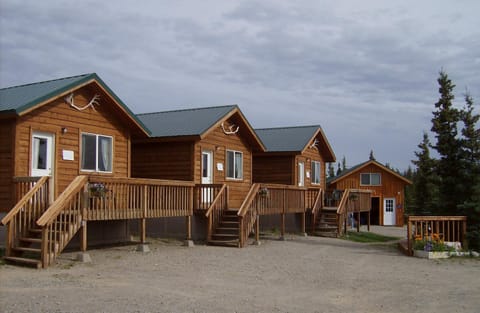 Alaskan Spruce Cabins Camping /
Complejo de autocaravanas in Healy