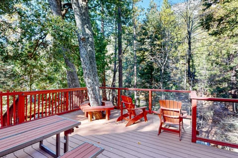 Strawberry Creek Cabin House in Idyllwild-Pine Cove