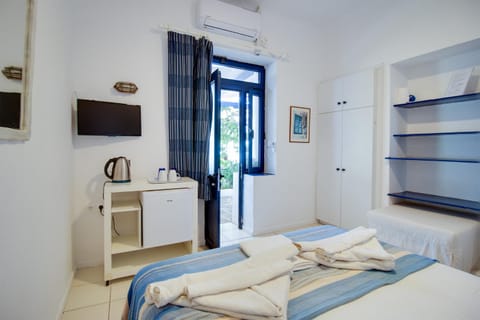 Agriolykos Pension Bed and Breakfast in Icaria