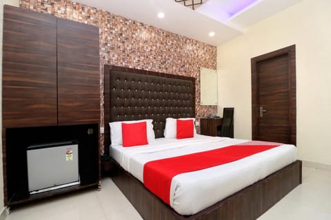 OYO 22579 Azaad Lifestyle Hotel in Punjab