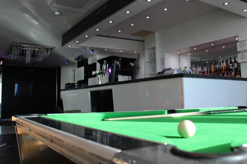 Billiard, Lounge or bar