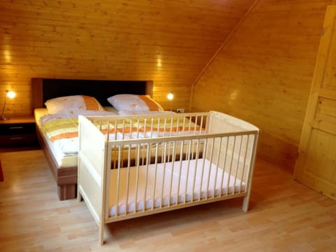 Bedroom, cot