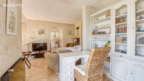 Villa de 4 chambres avec vue sur la mer piscine privee et jardin clos a Rayol Canadel sur Mer a 2 km de la plage Chalet in Rayol-Canadel-sur-Mer