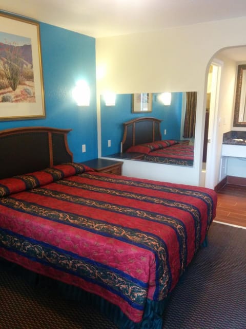 Bed, Photo of the whole room, Decorative detail, Bedroom, Area and facilities