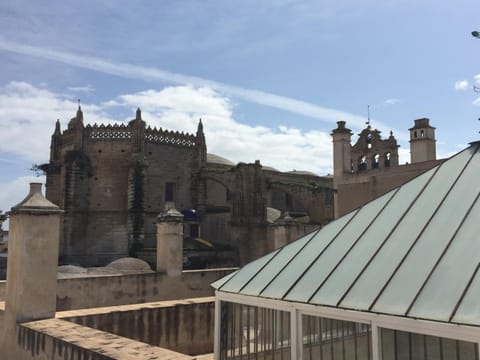 Nearby landmark, Balcony/Terrace, City view, Landmark view, Street view