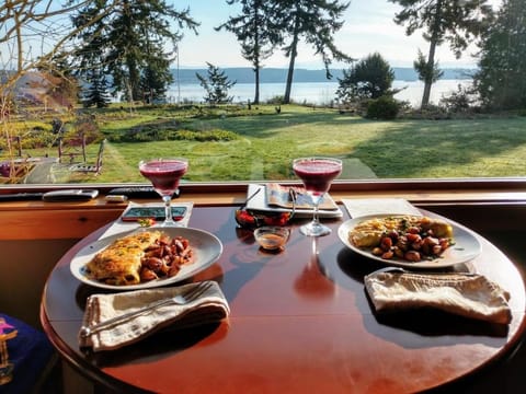 The Bluff on Whidbey Bed and Breakfast in Whidbey Island