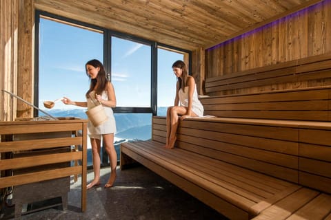 Sauna, Spa and wellness centre/facilities, Mountain view