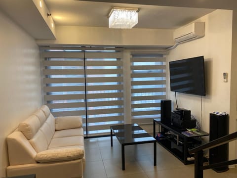 Penthouse suite at Porto Vita Towers in Cubao Quezon City Copropriété in Pasig