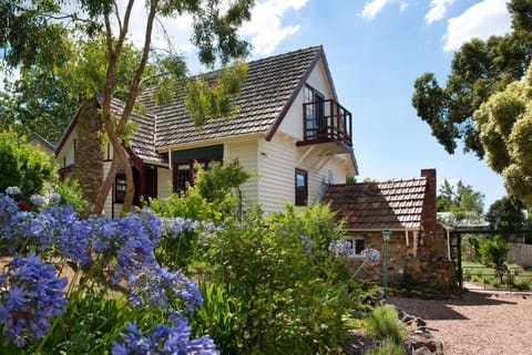 Zelman Cottage House in Daylesford