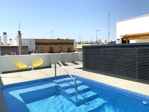 Balcony/Terrace, Swimming pool