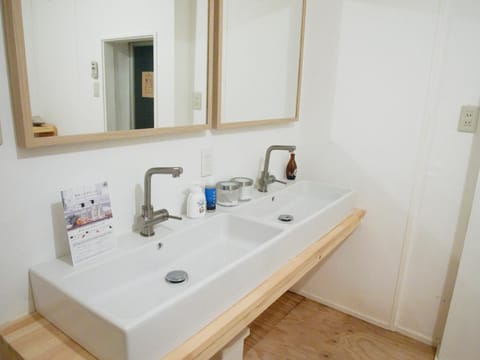 2no HOME & PARK Bed and Breakfast in Kobe