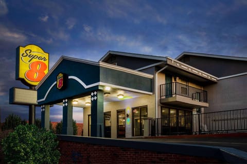 Super 8 by Wyndham Tulsa/Arpt/St Fairgrounds Motel in Tulsa