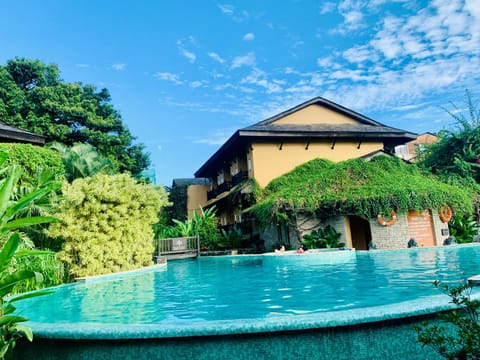 Property building, Garden view, Pool view, Swimming pool