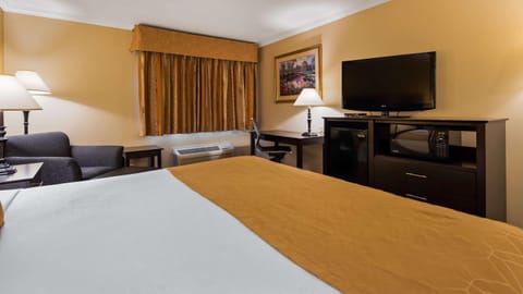 Best Western Inn & Suites Hotel in Ontario