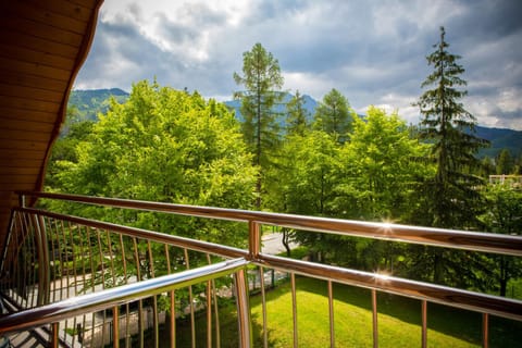 View (from property/room), Balcony/Terrace, Mountain view