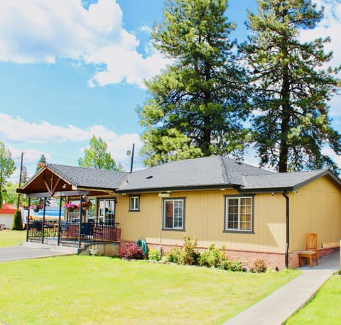 Cascade Lodge Motel in Bend