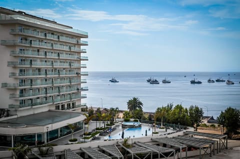 Property building, Day, City view, Pool view, Sea view, Swimming pool