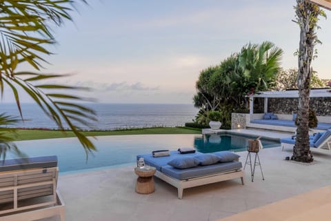 Pool view, Sea view, Swimming pool, sunbed