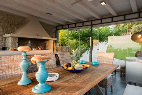 Patio, Day, BBQ facilities, Garden, Kitchen or kitchenette, Dining area, Garden view