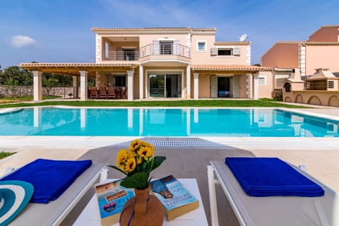 Villa Johnnie Villa in Peloponnese, Western Greece and the Ionian