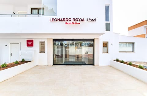 Leonardo Suites Hotel Ibiza Santa Eulalia Condominio in Es Canar