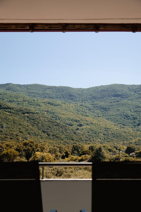 View (from property/room), Balcony/Terrace, Mountain view