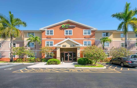 Extended Stay America Suites - West Palm Beach - Northpoint Corporate Park Hotel in West Palm Beach