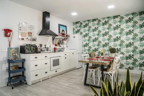 Deluxe Rue Bohème Condo in Plasencia