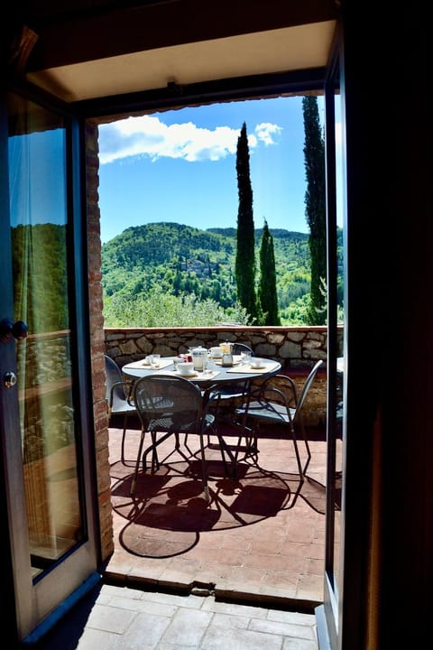 Natural landscape, View (from property/room), Balcony/Terrace, Dining area, Mountain view