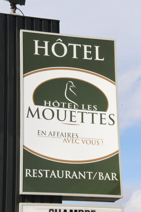 Hôtel Les Mouettes Hotel in Sept-Iles