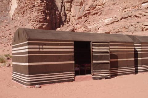 Wadi Rum Budget Camp Luxury tent in South District