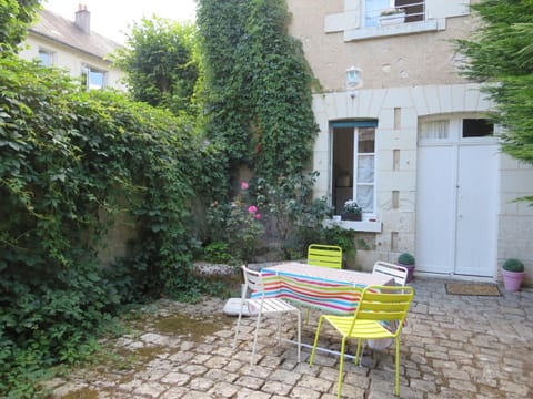 Facade/entrance, Garden, Dining area, Garden view