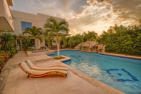 Garden view, Pool view, sunbed