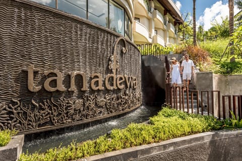 Tanadewa Resort Ubud Bali by Cross Collection Resort in Sukawati