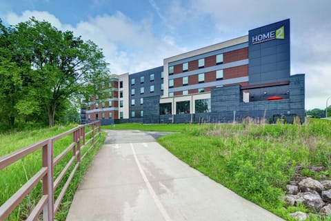 Home2 Suites by Hilton Rochester Mayo Clinic Area Hotel in Rochester