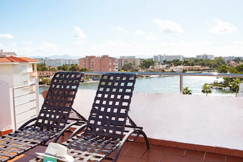 View (from property/room), Balcony/Terrace, Pool view