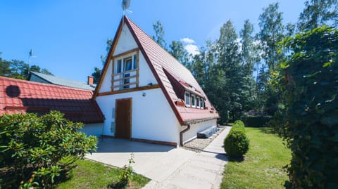 Property building, Facade/entrance, Garden