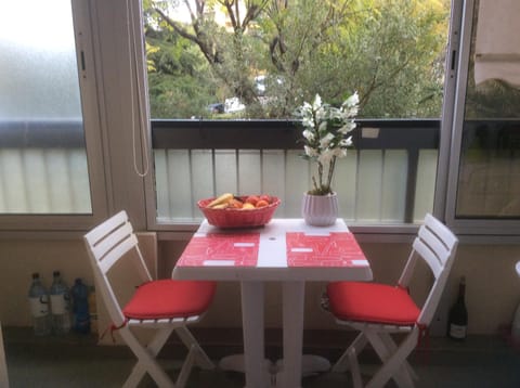 Patio, Dining area