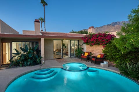 Hot Tub, Living room, Swimming pool