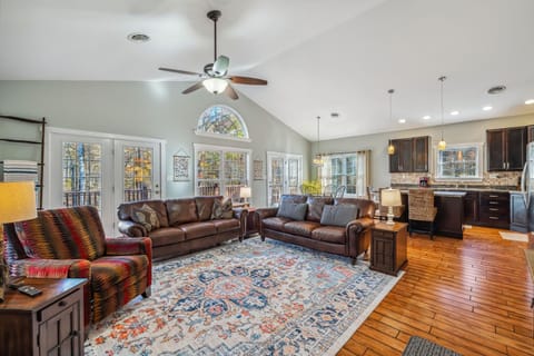 Living room, Dining area, kitchen