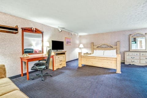 Days Inn by Wyndham Airport/Maine Mall Hotel in South Portland