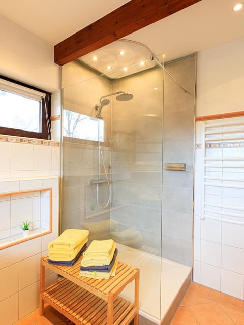 Shower, Bathroom, Seating area