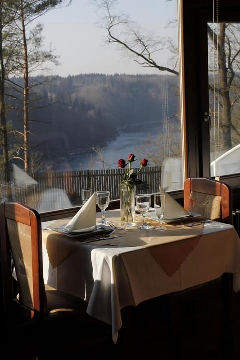 Property building, Restaurant/places to eat, Restaurant/places to eat, River view, Sunrise