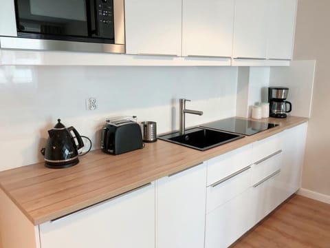 Coffee/tea facilities, Kitchen or kitchenette