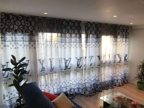 Communal lounge/ TV room, Living room, Seating area