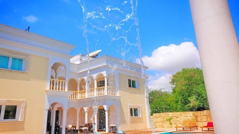 Ivory mansion Villa in Peyia