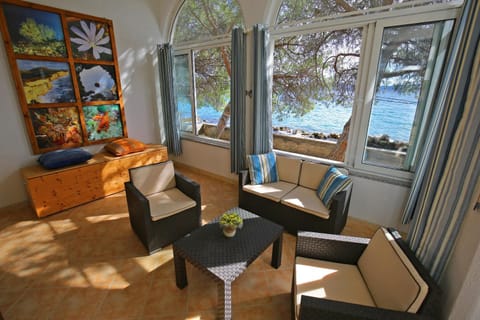 SeaFront Beach Apartment - DIRECTLY AT THE BEACH Condo in Zadar