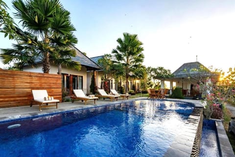 Patio, Pool view, Swimming pool